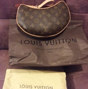 Louis Vuitton hobo bag